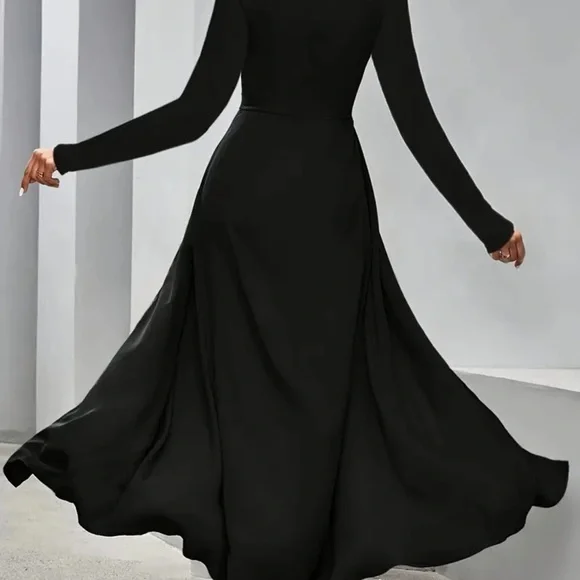 Woman’s Top - Picture 4 of 5